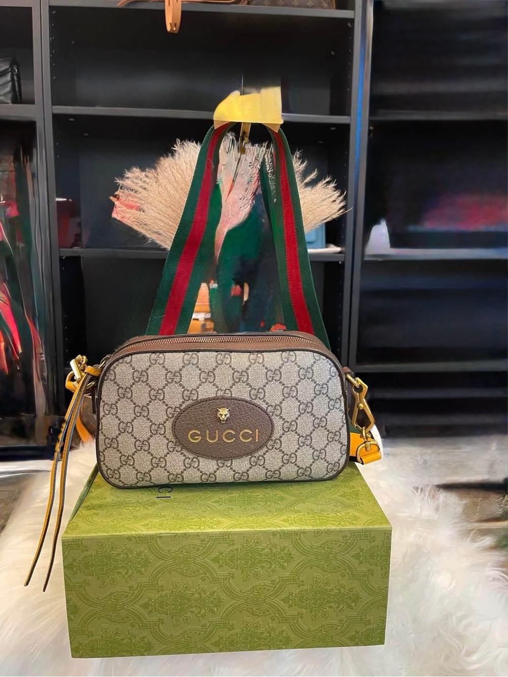 Gucci Beige GG Supreme Camera bag Canvas Crossbody with Green-Red Web Strap